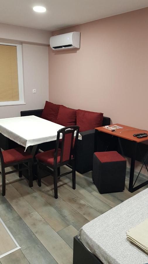 Lux Apartment 蒙塔纳 外观 照片